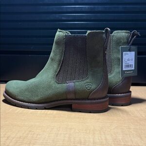 Ariat Women's Wexford Olive and Chocolate Ankle Boots size 8 NEW WITH TAGS $75